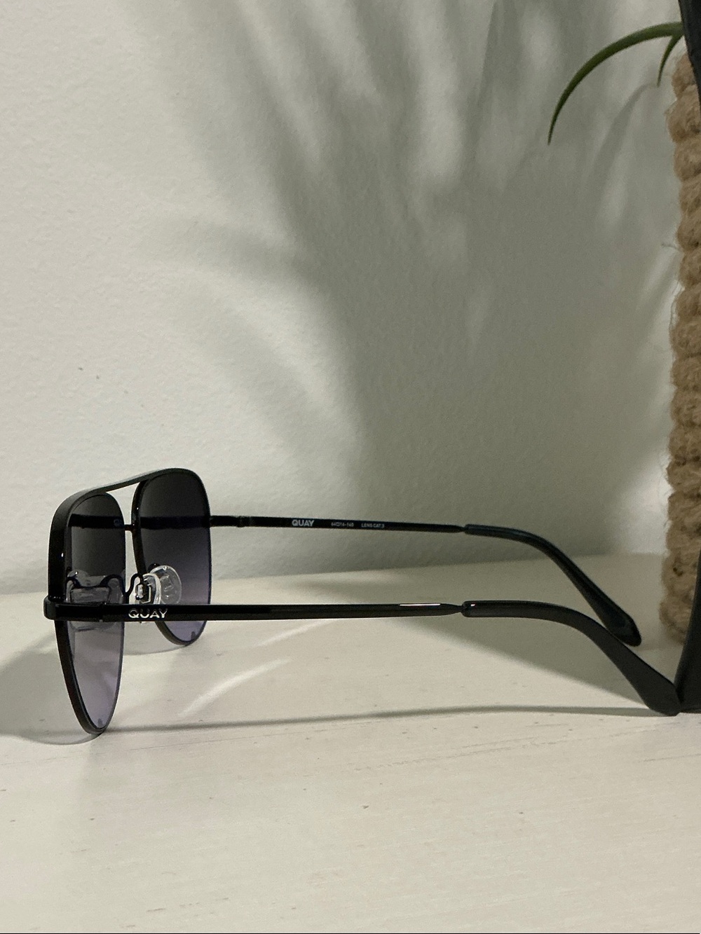 Quay Women’s High Key Extra Large Sunglasses - Black/Purple - Picture 3 of 6
